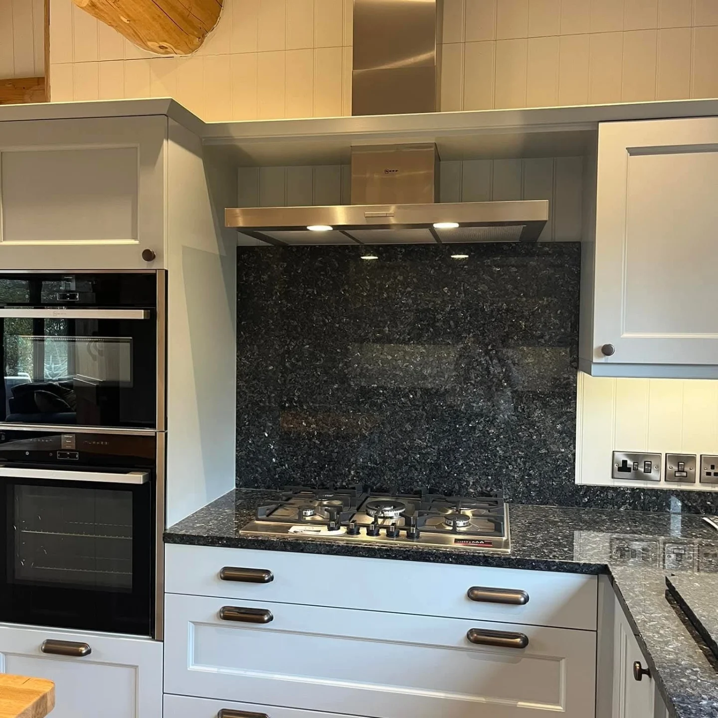 Light grey Shaker-style fitted kitchen installed by Paul Lynam in Bristol